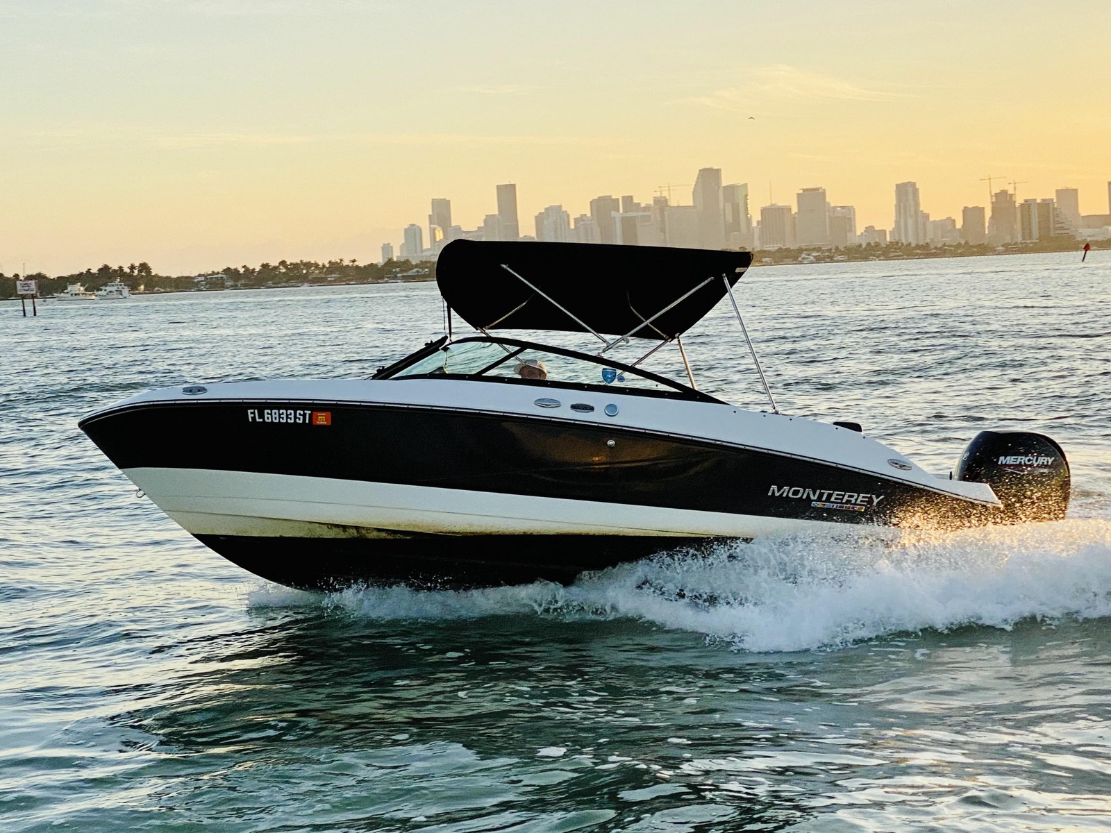Miami Boat — photo 6 of 11