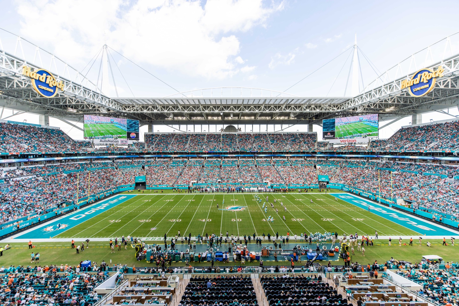 Miami Dolphins Suites — Hard Rock Stadium